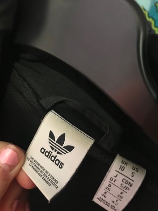 Chaqueta negra adidas de segunda mano por 20 EUR en Motril en WALLAPOP