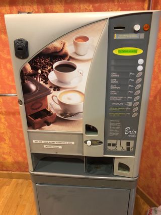 MAQUINA VENDING DE BEBIDAS CALIENTES | Máquinas Vending Segunda Mano
