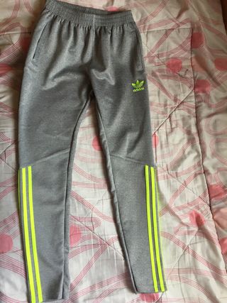 CONJUNTO CHÁNDAL ADIDAS HOMBRE de segunda mano por 25 EUR en Guadalajara en  WALLAPOP