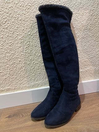 Botas altas mujer azul marino de segunda mano por 15 EUR en Las Fuentes en  WALLAPOP