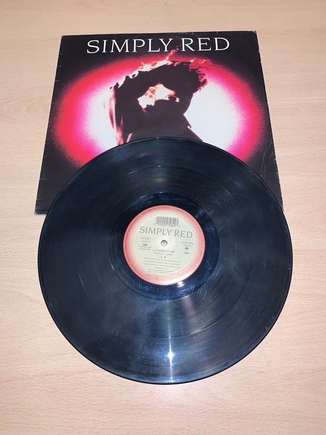 Disco Simply Red. 