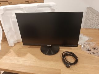 Monitor ASUS VP249 - 23,8 Pulgadas Pantalla de segunda mano por 95 EUR en  Madrid en WALLAPOP