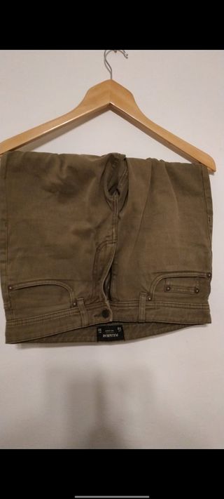 Pantalones cortos hombre pull and bear de segunda mano por 10 EUR en Bilbao  en WALLAPOP