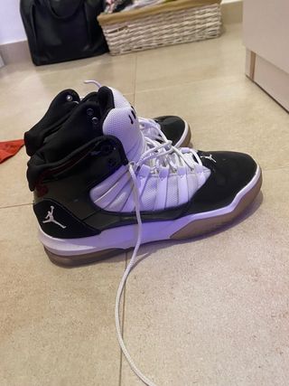 Jordan Max Aura high talla 38 de segunda mano por 45 EUR en Madrid en  WALLAPOP