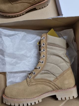 Botas militares talla 45 y 39 de segunda mano por 70 EUR en Alcorcón en  WALLAPOP