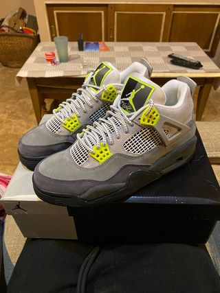 Air Jordan retro 4 Neon t. 42 de segunda mano por 170 EUR en Zaragoza en  WALLAPOP