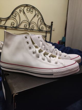 Converse All Star de piel talla 45 de segunda mano por 79 EUR en Madrid en  WALLAPOP