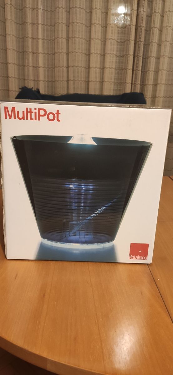 Lámpara con puerto para cargadores