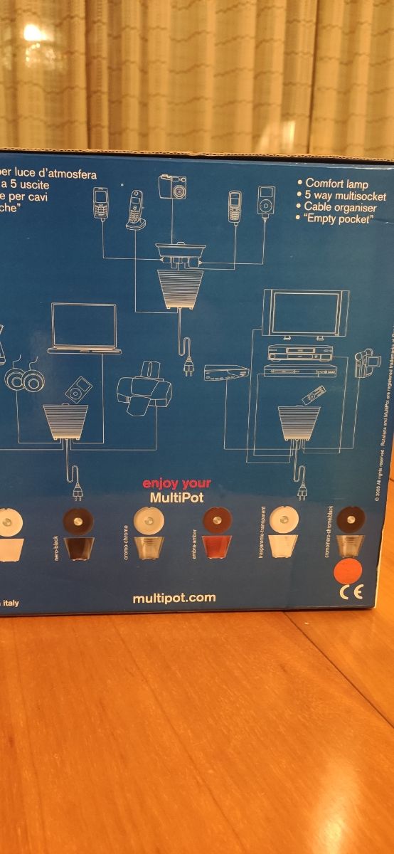 Lámpara con puerto para cargadores
