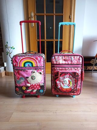 Maletas infantiles marca OILILY. 7 euros cada una de segunda mano por 7 EUR  en Valencia en WALLAPOP