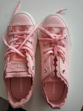 Originales Converse Rosa Talla 35 a estrenar de segunda mano por 25 EUR en  Madrid en WALLAPOP