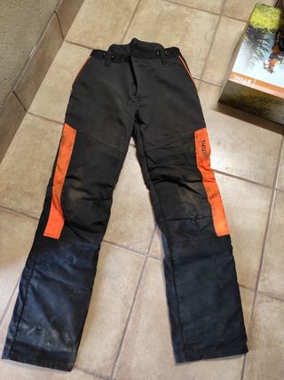 Pantalones Anticorte de segunda mano en WALLAPOP