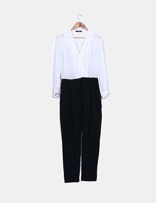 Mono blanco y negro Mango S de segunda mano por 15 EUR en Colonia Covibar  en WALLAPOP