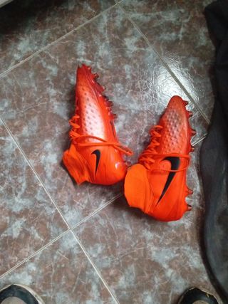 Botas Nike magista tobillera de segunda mano por 30 EUR en Alquerias en  WALLAPOP
