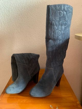 Botas altas Pedro Miralles de segunda mano por 15 EUR en San Fernando Naval  en WALLAPOP