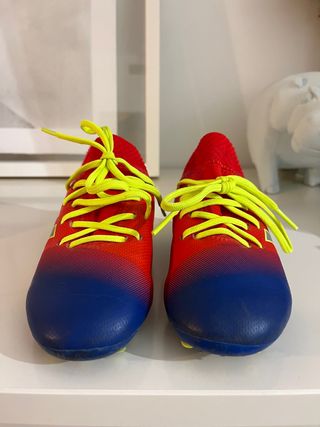 Zapatillas fútbol 7 de segunda mano por 12 EUR en Onda en WALLAPOP