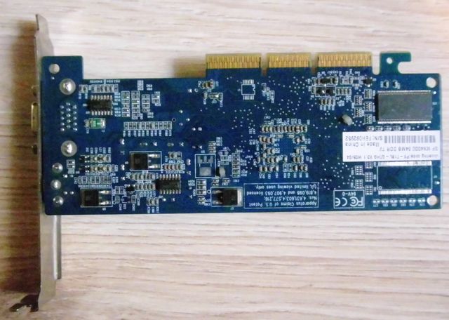 Tarjeta gráfica GeForceMX4000 64MB DDR TV