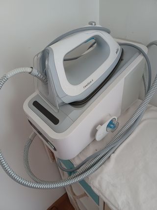 Plancha. Centro de planchado Braun Carestyle 5 de segunda mano por 100 EUR  en Castellar del Vallès en WALLAPOP