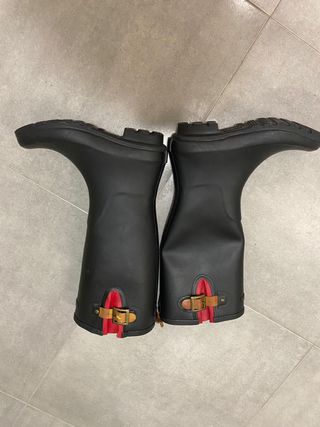 Botas agua altas negras de segunda mano por 12 EUR en Gandía en WALLAPOP
