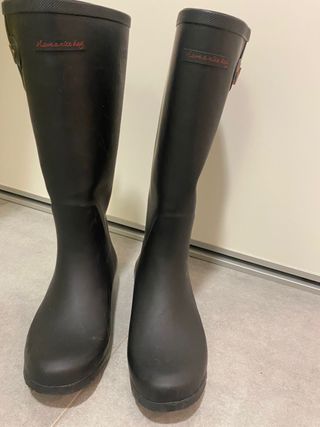 Botas agua altas negras de segunda mano por 12 EUR en Gandía en WALLAPOP