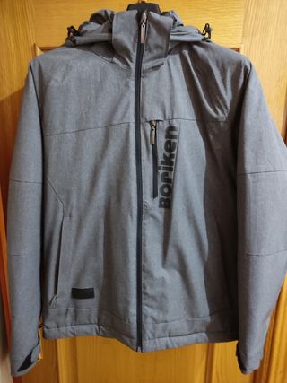 Abrigo de invierno boriken de segunda mano por 40 EUR en Leganés en WALLAPOP