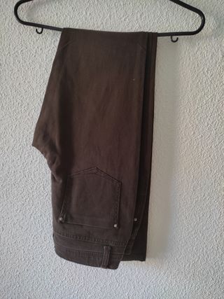 Liquidación 1€ PANTALÓN MUJER TALLA 36 de segunda mano por 1 EUR en Madrid  en WALLAPOP