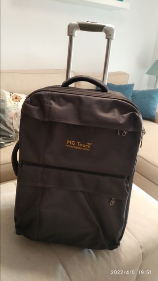 Maleta troley cabina flexible de segunda mano por 18 EUR en La Cala del  Moral en WALLAPOP
