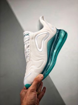 Nike Air Max 720 talla 43 blancas y turquesa de segunda mano por 120 EUR en  Sevilla en WALLAPOP