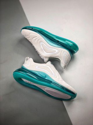 Nike Air Max 720 talla 43 blancas y turquesa de segunda mano por 120 EUR en  Sevilla en WALLAPOP