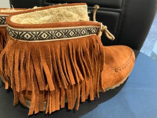 Botas marrones 37 marypaz de segunda mano por 10 EUR en Cartagena en  WALLAPOP