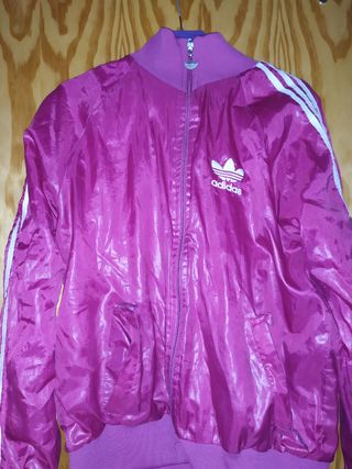 Chaqueta Cortavientos Adidas de segunda mano por 18 EUR en Almudévar en  WALLAPOP