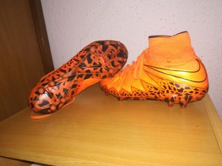 Nike hypervenom gama alta de segunda mano por 30 EUR en Barcelona en  WALLAPOP