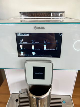 Cafetera cumbia cecotec mega-automática de segunda mano por 450 EUR en  Elche en WALLAPOP