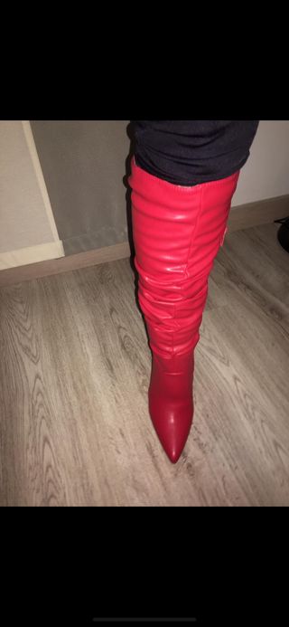 Botas rojas de segunda mano por 15 EUR en Gabia La Grande en WALLAPOP