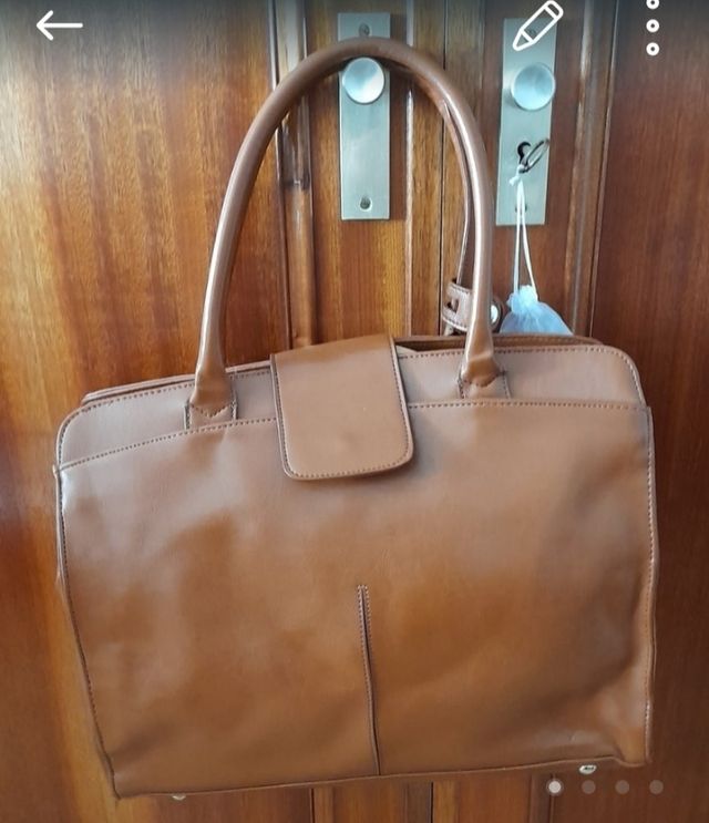 CUSTODIA PORTA PC IN PELLE SINTETICA