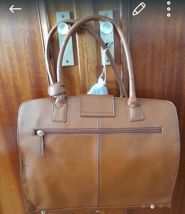 CUSTODIA PORTA PC IN PELLE SINTETICA