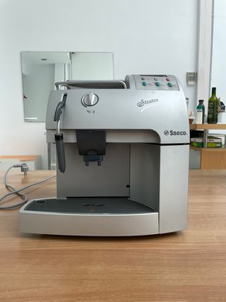 Cafetera superautomatica Saeco Stratos de segunda mano por 150 EUR en  Alboraya en WALLAPOP