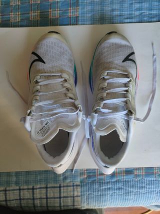 Nike Pegasus 37 talla 36.5 de segunda mano por 30 EUR en Nocedal en WALLAPOP