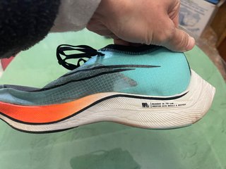 Nike vaporfly next talla US 9, 42,5 Eur UK 8 de segunda mano por 150 EUR en  Zaragoza en WALLAPOP