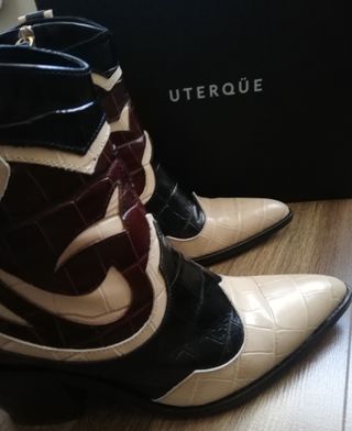 Botines cowboy Uterqüe de segunda mano por 80 EUR en Madrid en WALLAPOP