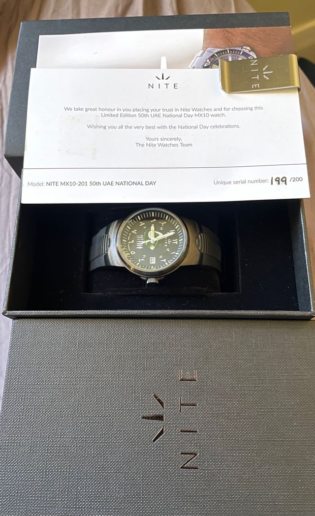 Reloj NITE. Year of the 50th UAE edition 