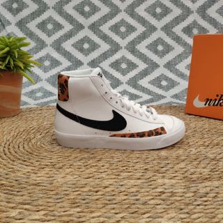 Nike Blazer Mid 77 White Leopard (VARIAS TALLAS) de segunda mano por 100  EUR en Leganés en WALLAPOP