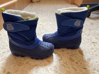 Botas nieve niño\\/niña talla 27 con luces de segunda mano por 6 EUR en  Sevilla en WALLAPOP