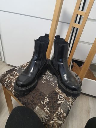 Botas Zara de segunda mano por 15 EUR en Terrassa en WALLAPOP