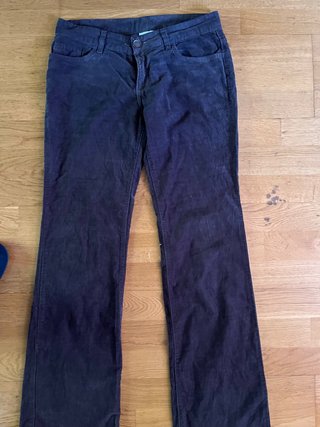 Pantalón de pana estilo campana talla 38 Zara de segunda mano por 1 EUR en  Sevilla la Nueva en WALLAPOP