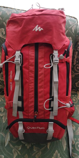 Mochila de montaña Forclaz 60 Easyfit de segunda mano por 35 EUR en Vigo en  WALLAPOP