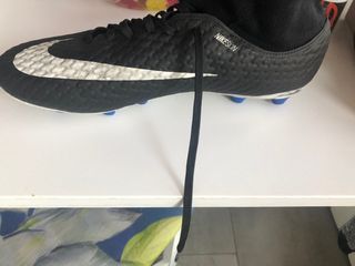 Zapatillas futbol tobillera de segunda mano por 40 EUR en Bilbao en WALLAPOP