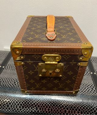 Neceser de mano Louis Vuitton de segunda mano en WALLAPOP