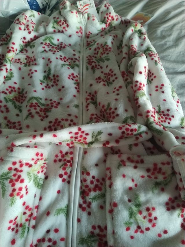 batín completamente a estrenar