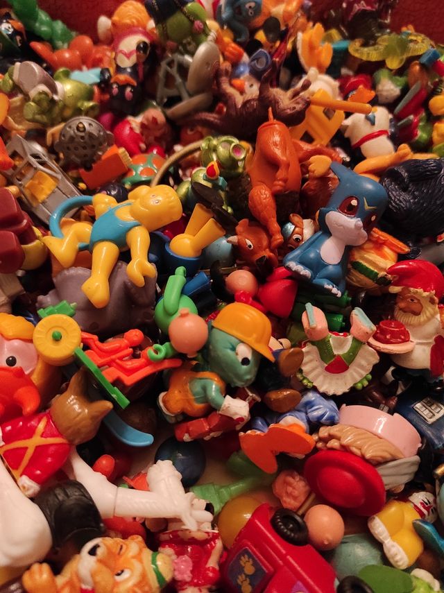 FIGURAS KINDER